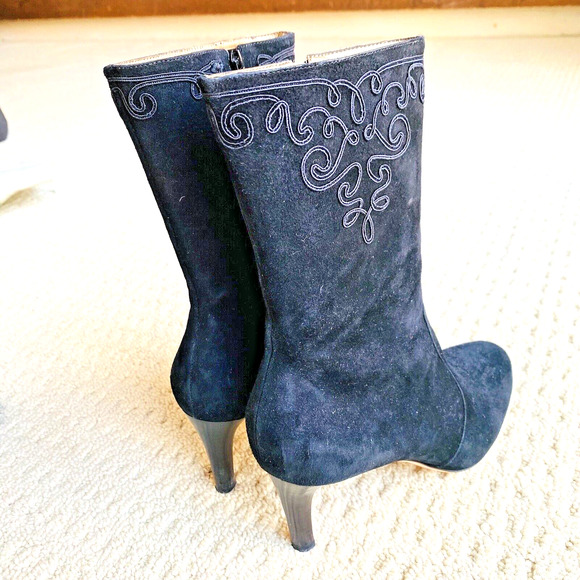 Ann Taylor Black Suede Boots High Heel Mid-Calf Soutache Embroidery  Zip US 7.5M - Picture 3 of 10